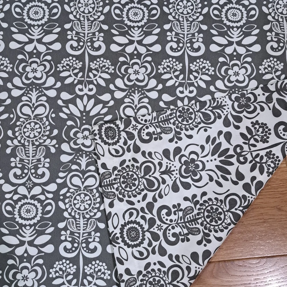 IKEA AKERKULLA Gray/White Floral Euro Pillow Cover Sham 26